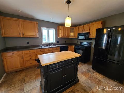 1225 N Second, Ishpeming, MI 49849 photo 5