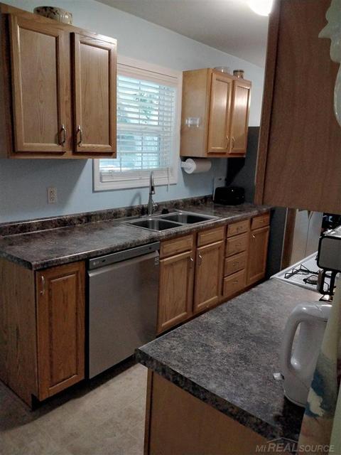 3013 Lakeview, Monroe, MI 48162 photo 2