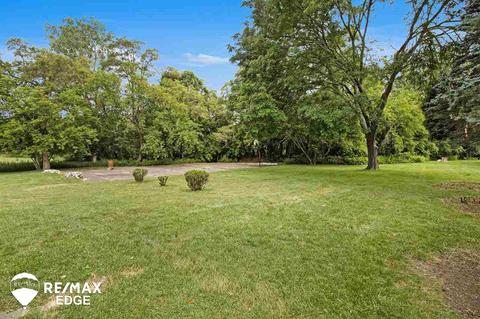 8039 E Coldwater Rd, Davison, MI 48423 photo 5