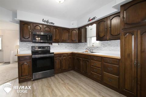 8039 E Coldwater Rd, Davison, MI 48423 photo 10