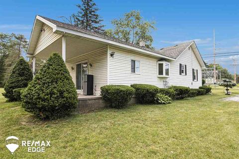 8039 E Coldwater Rd, Davison, MI 48423 photo 3