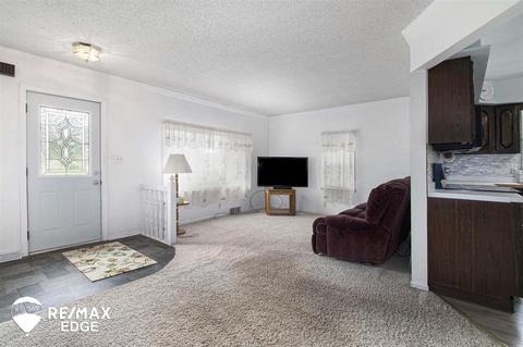 8039 E Coldwater Rd, Davison, MI 48423 photo 9