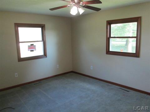 1801 E Carleton, Adrian, MI 49221 photo 4