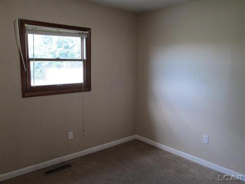 1801 E Carleton, Adrian, MI 49221 photo 9