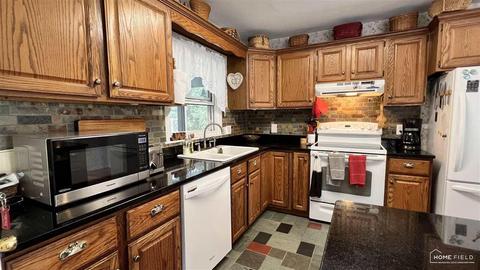 1650 S Smith, Owosso, MI 48867 photo 9