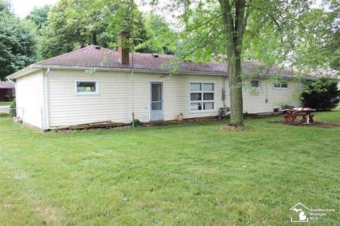 165 Ruff Dr, Monroe, MI 48162 photo 4