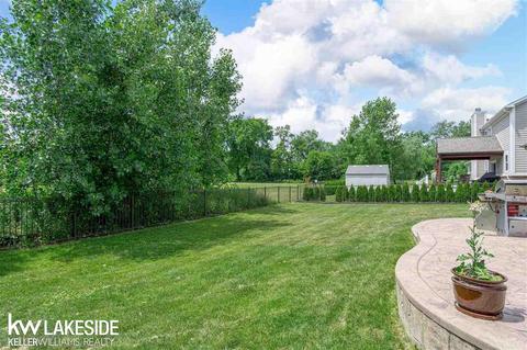 19332 Hudson River Dr, Macomb, MI 48044 photo 8