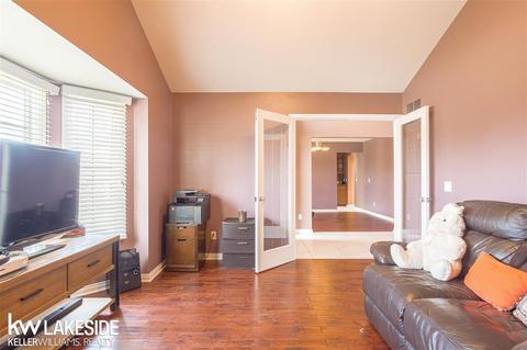 19332 Hudson River Dr, Macomb, MI 48044 photo 13