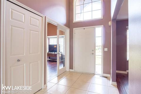 19332 Hudson River Dr, Macomb, MI 48044 photo 10