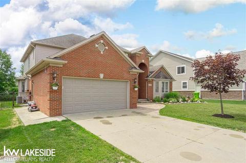19332 Hudson River Dr, Macomb, MI 48044 photo 3