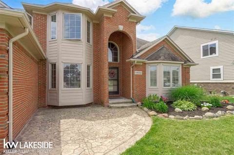 19332 Hudson River Dr, Macomb, MI 48044 photo 4