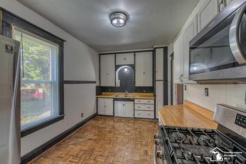 633 Laplaisance, Monroe, MI 48161 photo 12