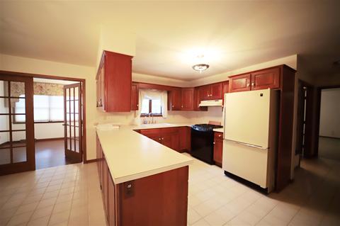 6462 Flagstone Ct, Flushing, MI 48433 photo 10