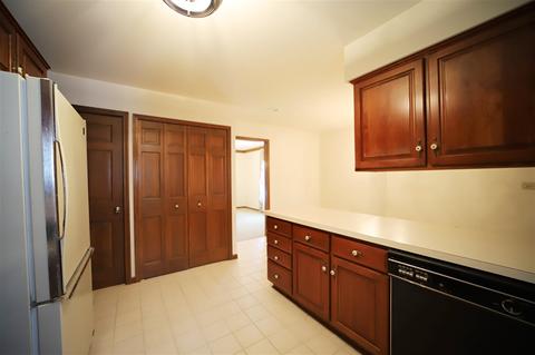 6462 Flagstone Ct, Flushing, MI 48433 photo 14