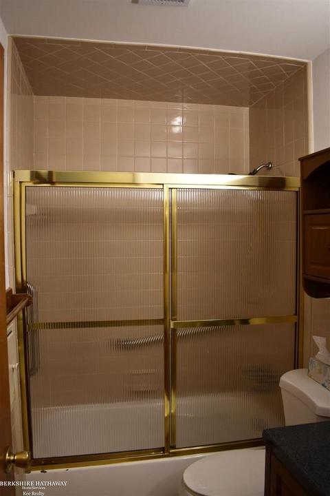 18227 E 13 Mile Rd, Fraser, MI 48026 photo 8