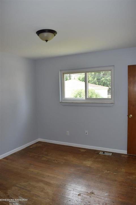 18227 E 13 Mile Rd, Fraser, MI 48026 photo 9