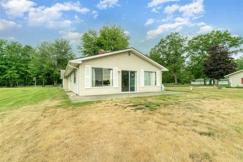 2602 W River Dr, Gladwin, MI 48624 photo 1