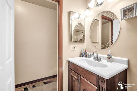 28429 Greenview St, Romulus, MI 48174 photo 20