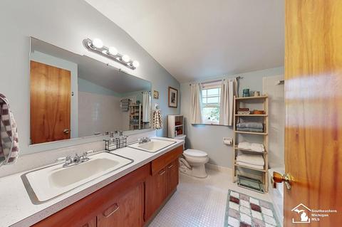 7556 Seneca Trl, Temperance, MI 48182 photo 18