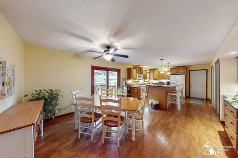7556 Seneca Trl, Temperance, MI 48182 photo 6
