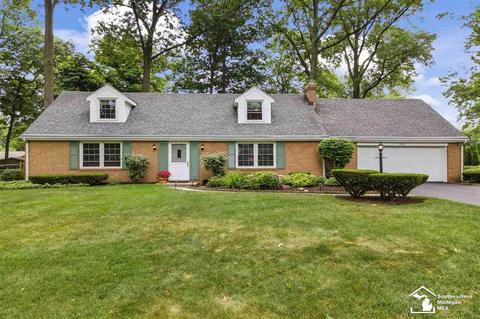 7556 Seneca Trl, Temperance, MI 48182 photo 1