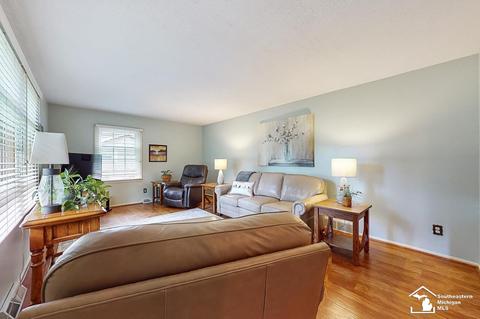 7556 Seneca Trl, Temperance, MI 48182 photo 8