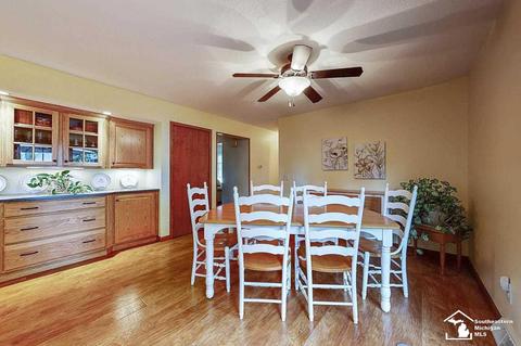 7556 Seneca Trl, Temperance, MI 48182 photo 5