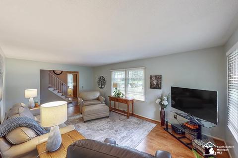 7556 Seneca Trl, Temperance, MI 48182 photo 7