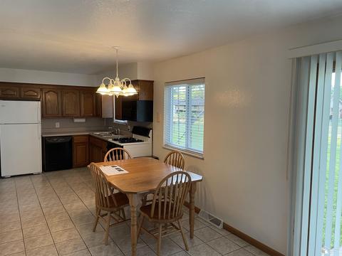 1215 Mapleway, Temperance, MI 48182 photo 10