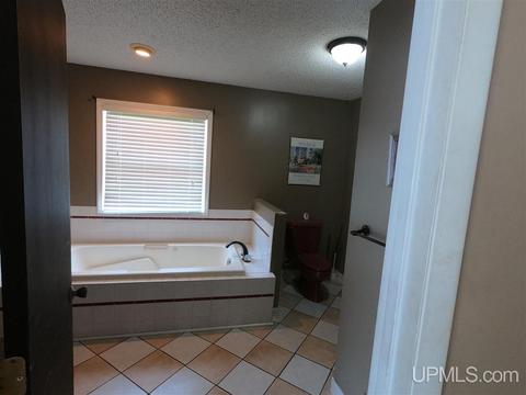 w4024 Us 2, Powers, MI 49874 photo 11