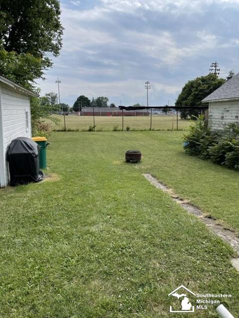 310 Eighth St, Monroe, MI 48161 photo 3