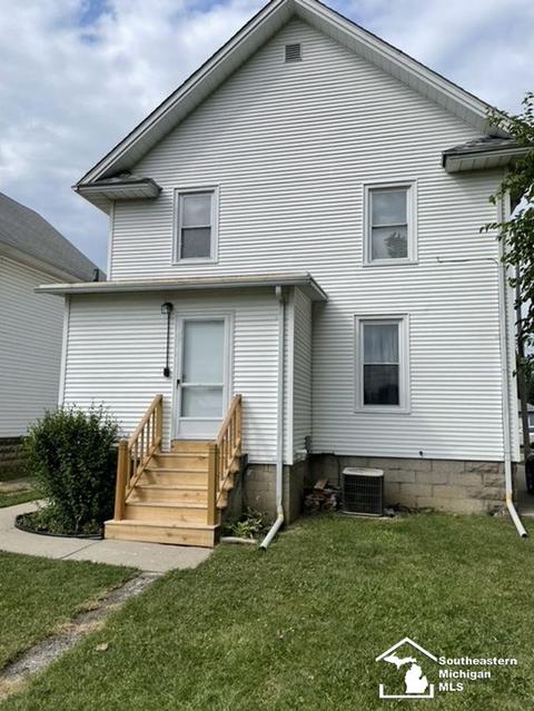 310 Eighth St, Monroe, MI 48161 photo 2