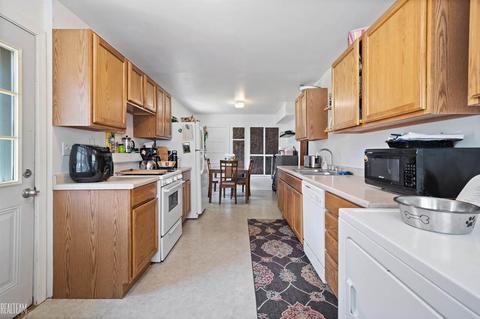 34660 Maple, Memphis, MI 48041 photo 14