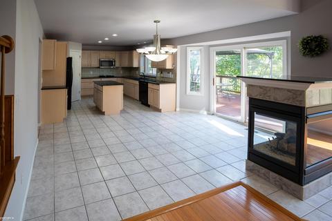 17548 Augusta Dr, Macomb, MI 48042 photo 12
