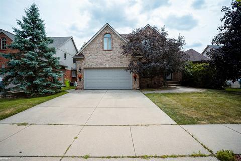 17548 Augusta Dr, Macomb, MI 48042 photo 2