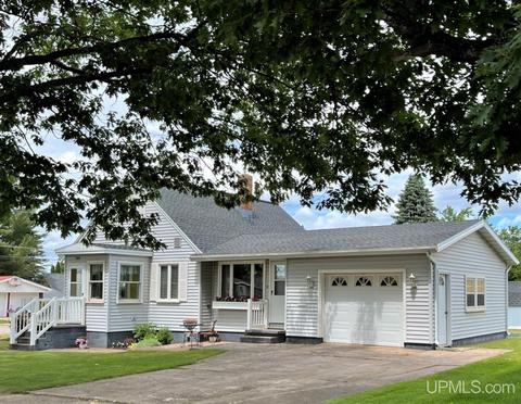 703 Elliott, Ishpeming, MI 49849 photo 2
