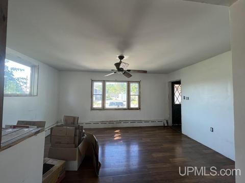 327 E Onota St, Munising, MI 49862 photo 3