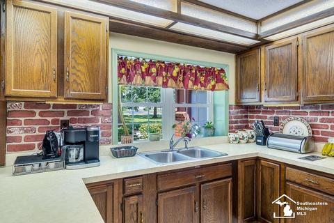8600 Jackman Rd, Temperance, MI 48182 photo 15
