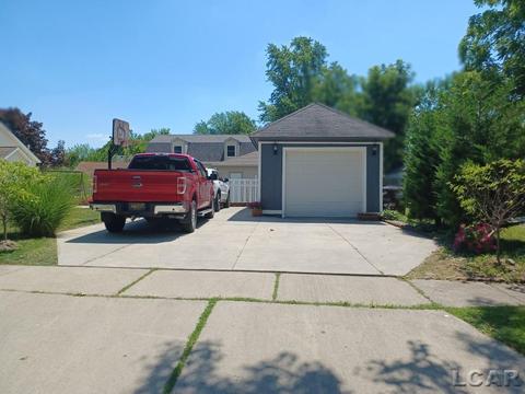 1002 E Hunt, Adrian, MI 49221 photo 5