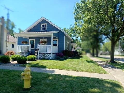 1002 E Hunt, Adrian, MI 49221 photo 2