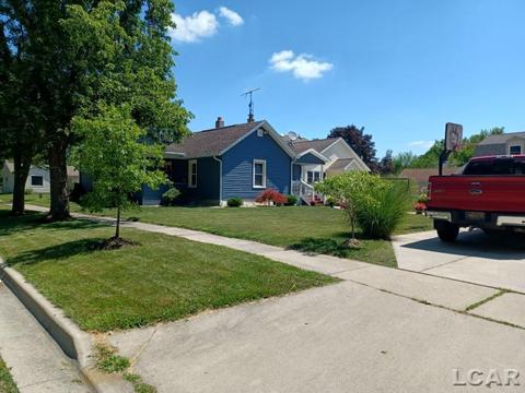 1002 E Hunt, Adrian, MI 49221 photo 6