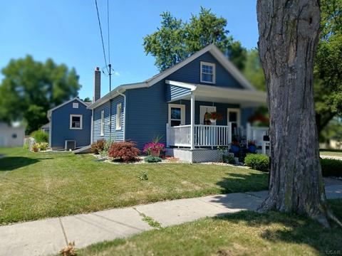 1002 E Hunt, Adrian, MI 49221 photo 1