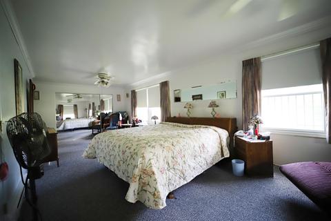 8133 W Frances Rd, Flushing, MI 48433 photo 13