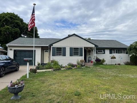 321 E Varnum, Munising, MI 49862 photo 1