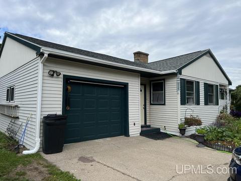 321 E Varnum, Munising, MI 49862 photo 30