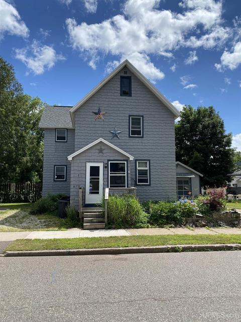 624 Iron St, Ishpeming, MI 49849 photo 1