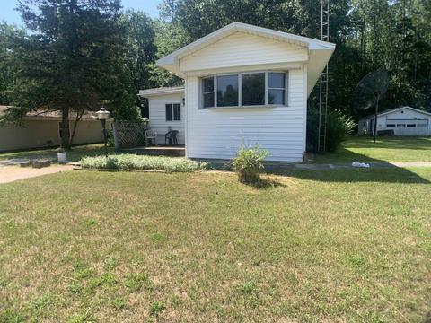 4893 W Cedar Dr, Gladwin, MI 48624