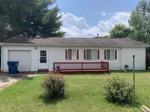 1460 Eldon Ct, Gladwin, MI 48624 photo 1
