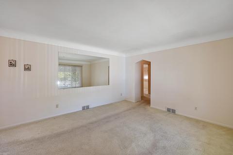21740 Schroeder, Eastpointe, MI 48021 photo 5