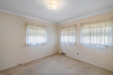 21740 Schroeder, Eastpointe, MI 48021 photo 17